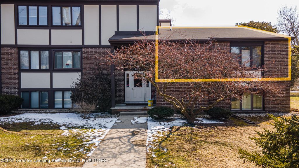 6160 Innkeepers Ct #62, East Lansing, MI 48823