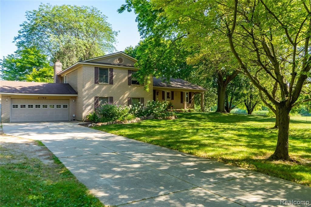 51760 Nine Mile Rd, Northville, MI 3 Bed, 3 Bath SingleFamily Home
