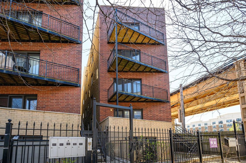 19 E 26th St #2, Chicago, IL 60616