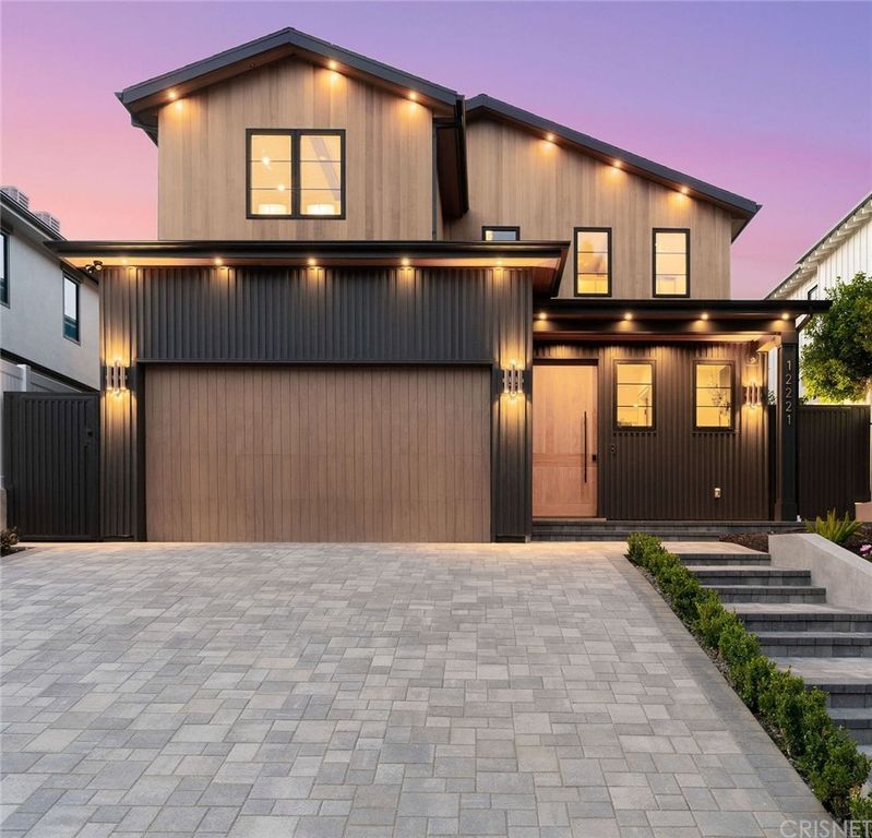 12221 Valleyheart, Studio City, CA 91604