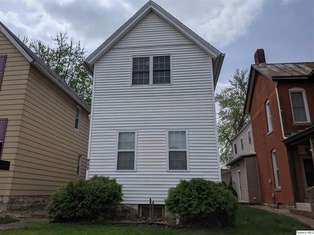 922 Madison St, Quincy, IL 62301