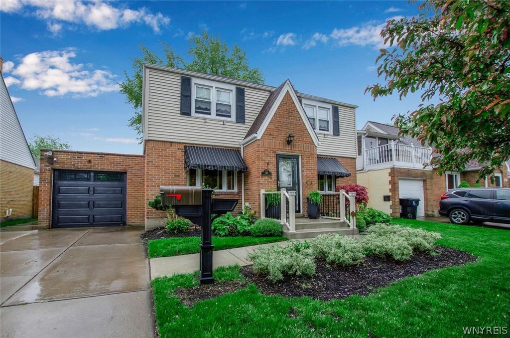 141 Paramount Pkwy, Buffalo, NY 14223