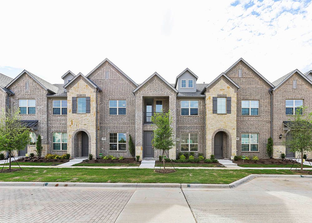 2745 Park Lane Dr, Lewisville, TX 75067