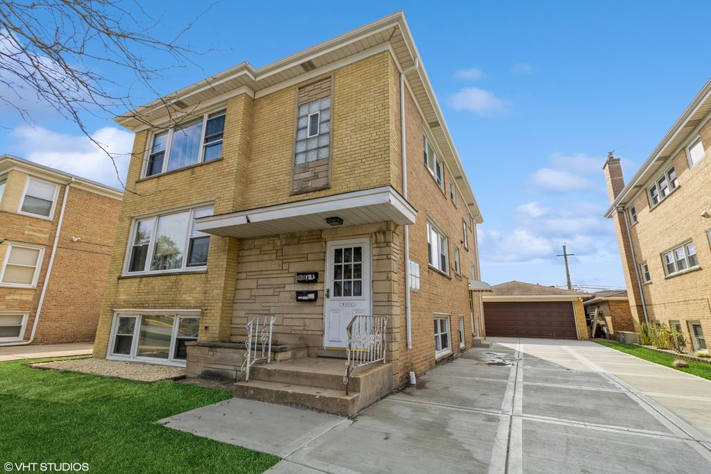8517 W  Foster Ave, Chicago, IL 60656