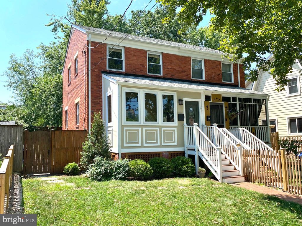105 E Raymond Ave #A, Alexandria, VA 22301