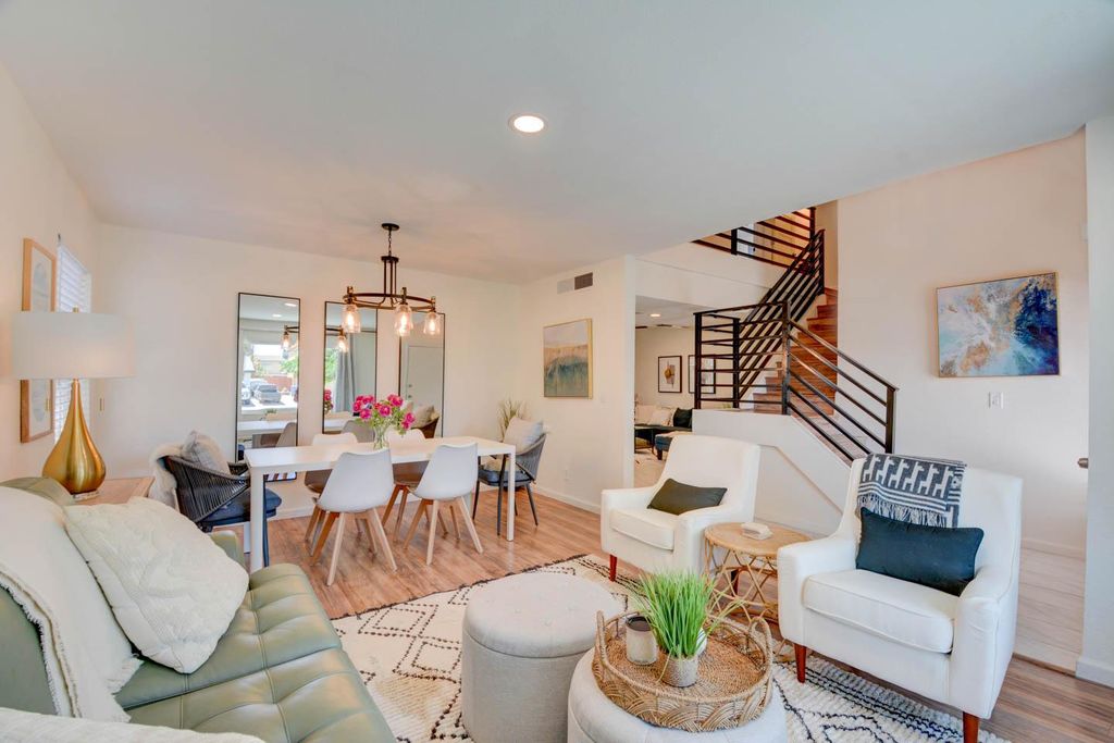 4761 Lakeplace, Las Vegas, NV 89147