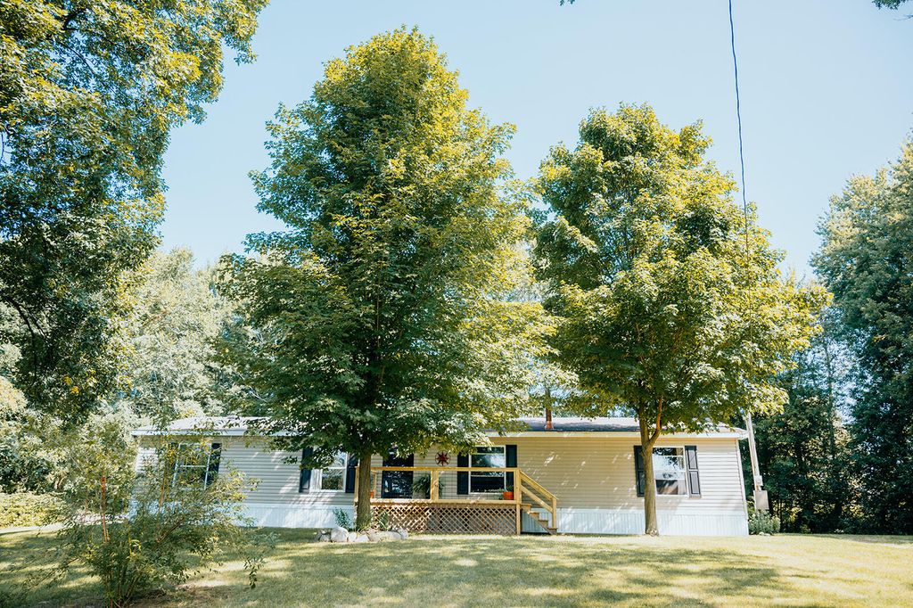 301 W 96th St, Grant, MI 49327 - See Est. Value, Schools &amp; More