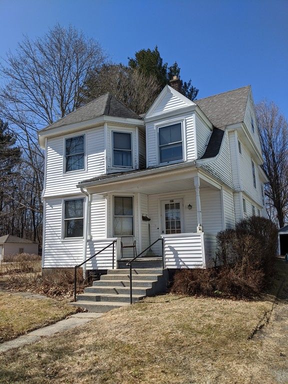 119 Onota St, Pittsfield, MA 5 Bed, 1 Bath SingleFamily 119 Onota St, Pittsfield, MA 5 Bed, 1 Bath SingleFamily