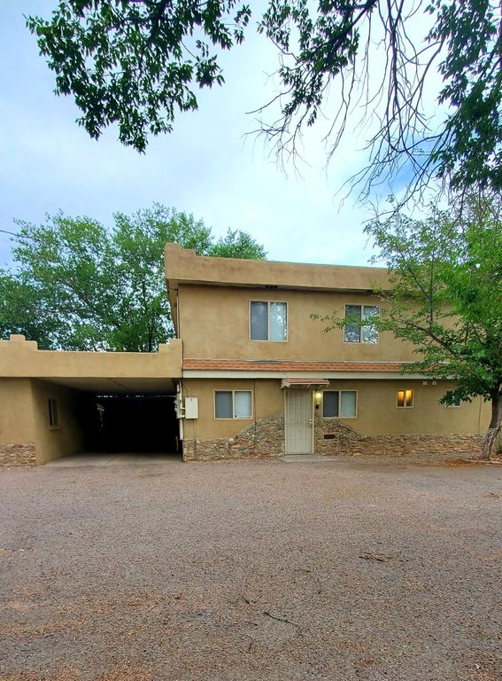 2520 Duranes Rd NW #C, Albuquerque, NM 87104