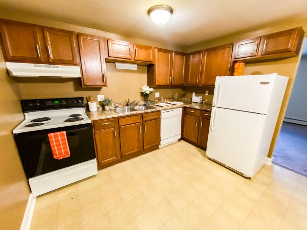 20 Capitol View Ter  #4, Madison, WI 53713