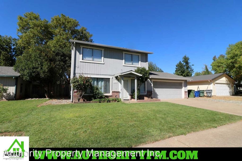 3880 Pluto St, Redding, CA 96002