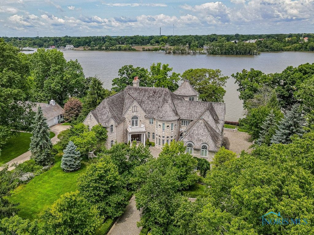 372 Riverside Dr, Rossford, OH 43460 MLS 6113812 Trulia