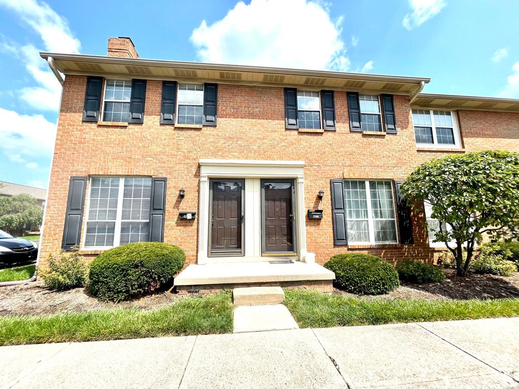 1348 Blair House Ct, Columbus, OH 43235