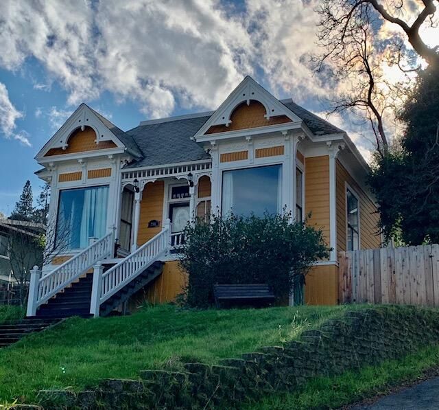 244 Hargadine St, Ashland, OR 97520