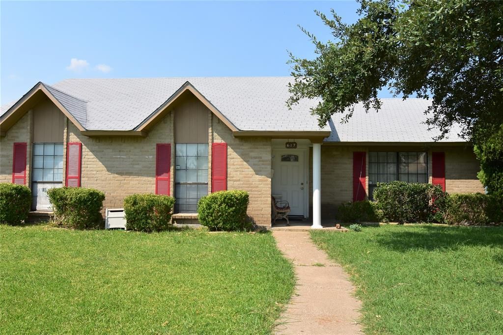 617 Camilla Ln, Garland, TX 75040