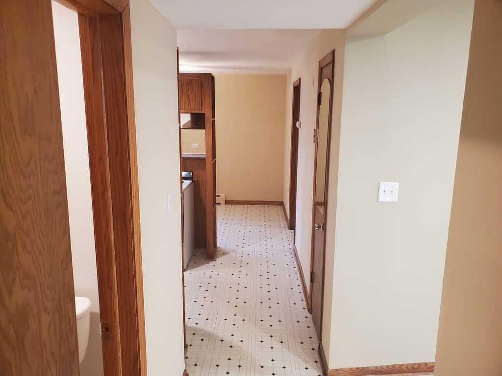2225 Des Plaines Ave, Riverside, IL 60546