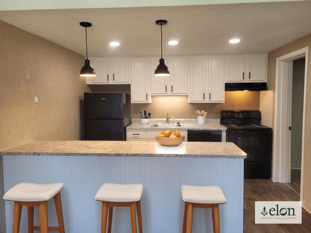 8725 Del Rey Ct #3005B Tampa FL 33617 See Est Value Schools More