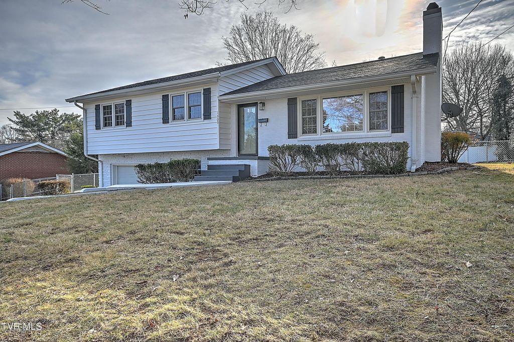 1305 Lynnwood Dr, Johnson City, TN 37601 Trulia