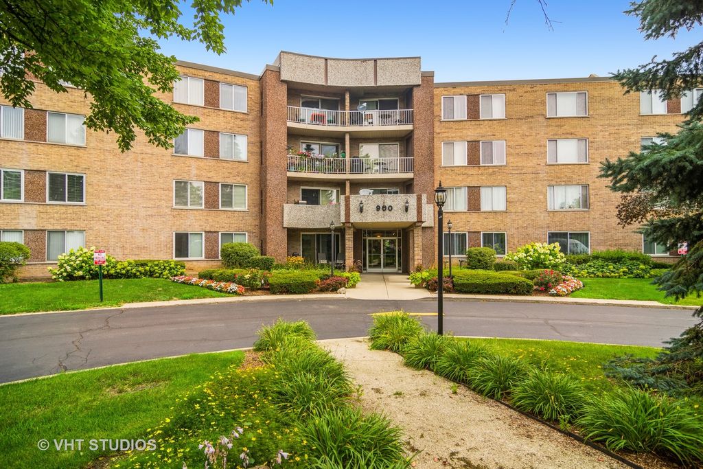 900 E Wilmette Rd #424, Palatine, IL 60074