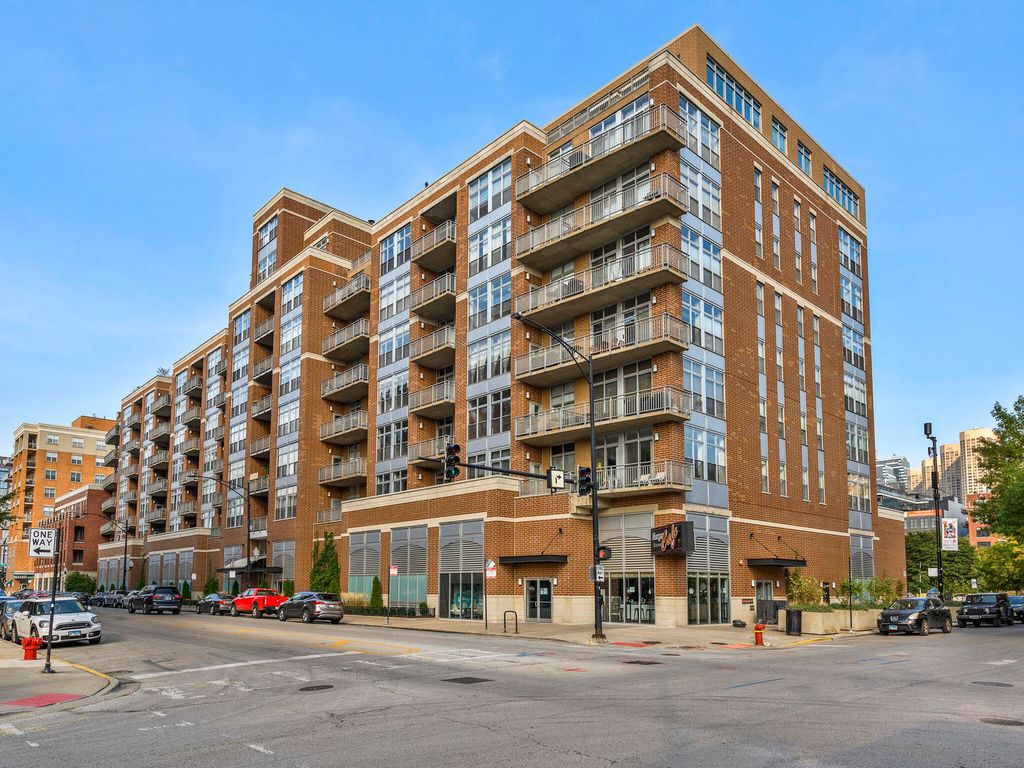 111 S Morgan St #811, Chicago, IL 60607