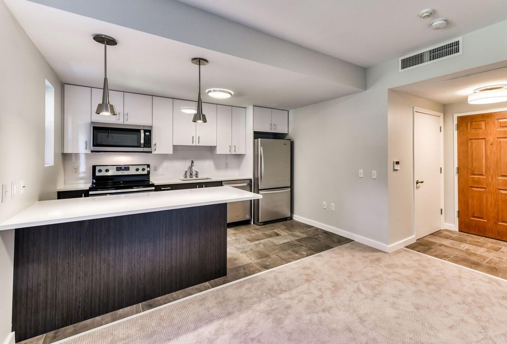 4998 Battery Ln, Bethesda, MD 20814