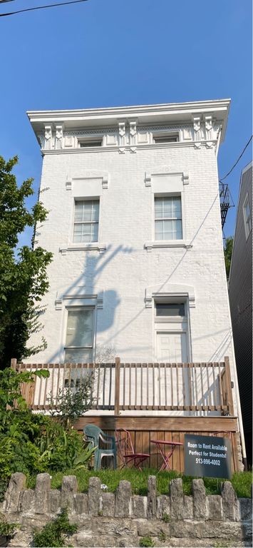 2427 Vine St #3, Cincinnati, OH 45219
