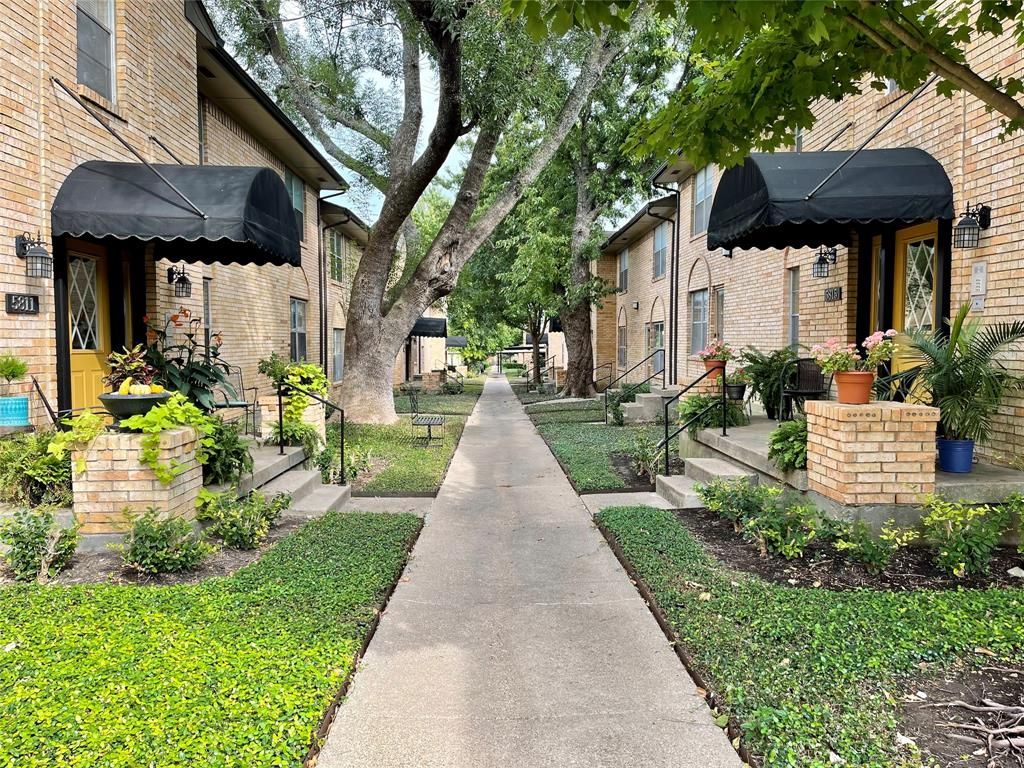 5815 Sandhurst Ln #B, Dallas, TX 75206