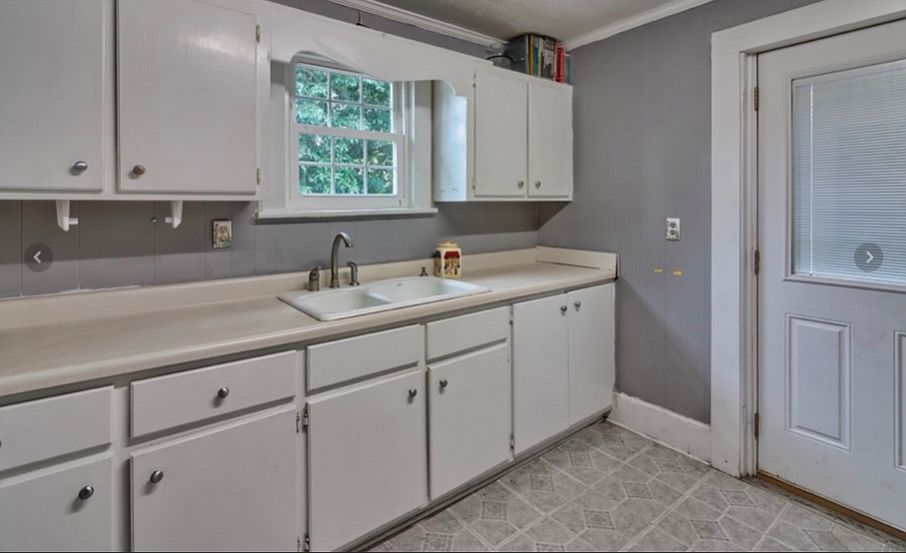 2408 Cleveland St, Elloree, SC 29047