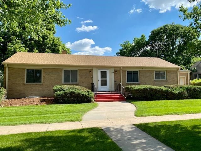 808 W 24th St, Kearney, NE 68845
