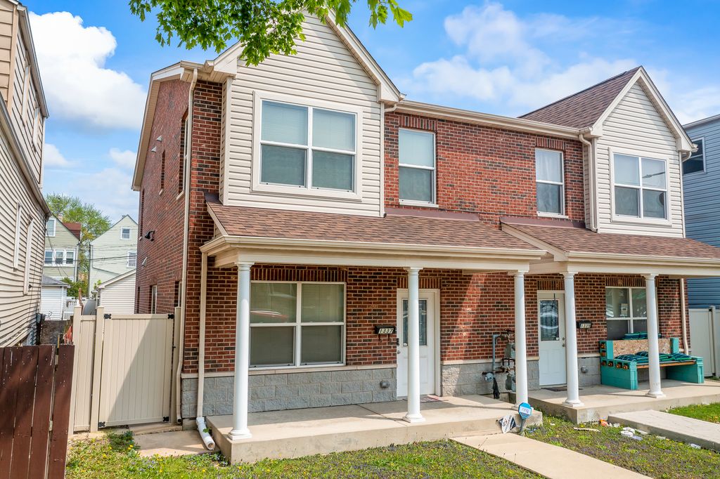 1337 S 49th Ave, Cicero, IL 60804