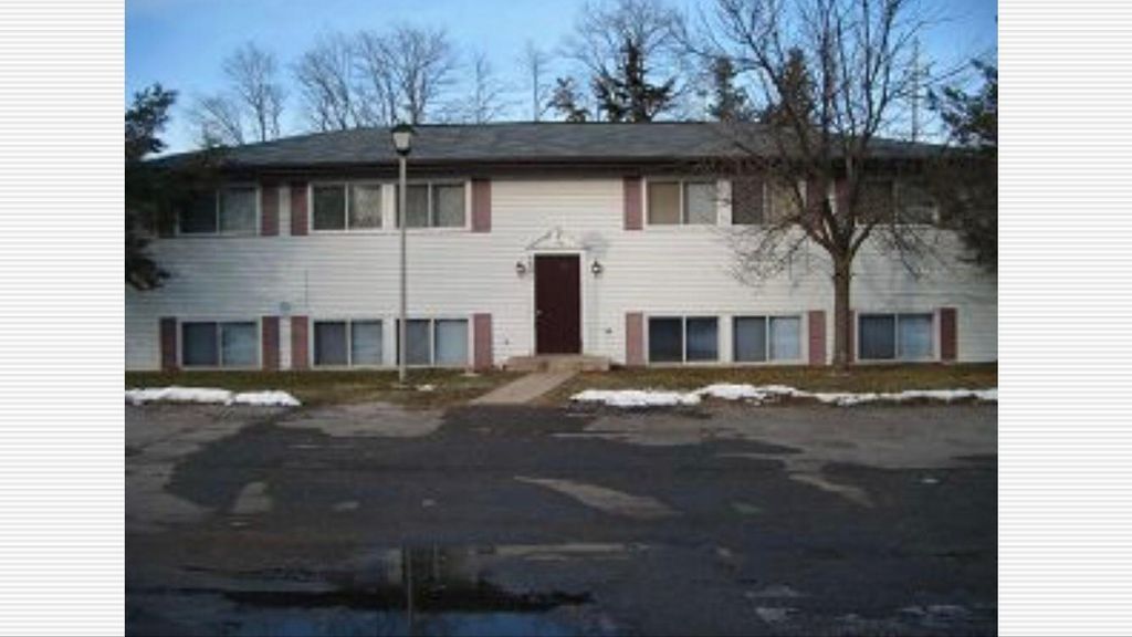 4921 Tama St #1, Marion, IA 52302