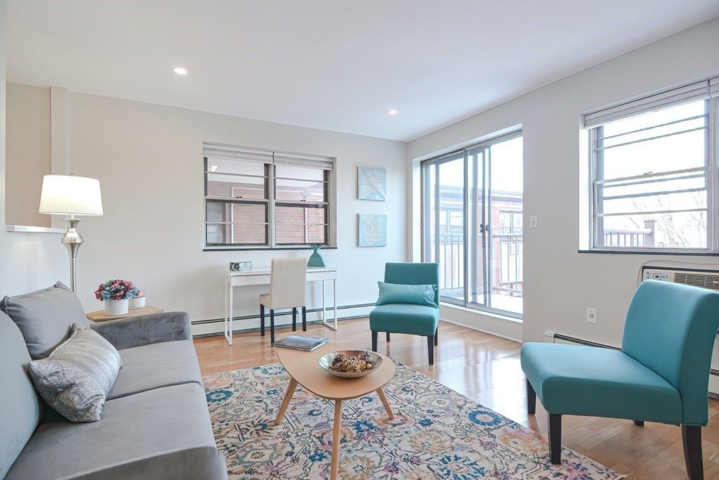4925 Washington St #409, West Roxbury, MA 02132