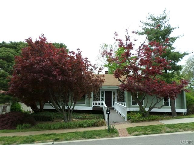 9811 Meadowfern Dr, Saint Louis, MO 63126