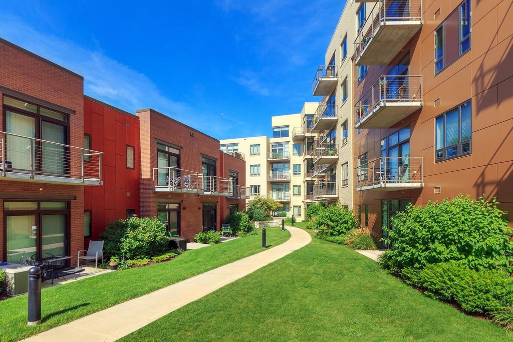 2538 University Ave, Madison, WI 3 Bed, 3 Bath Townhouse 9 Photos