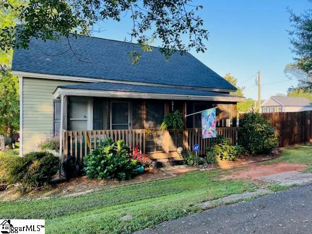 200 S  9th St, Easley, SC 29640