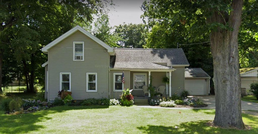 215 Hanover St, Concord, MI 49237