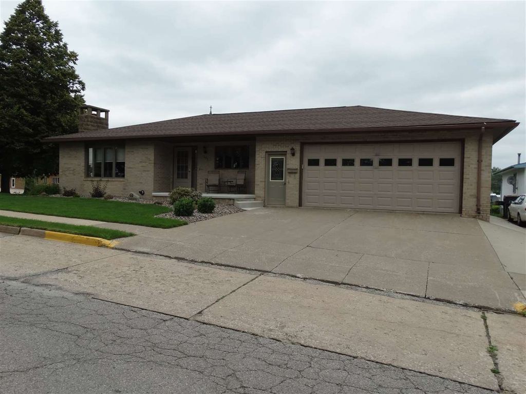 107 1st Ave SW, Waukon, IA 52172 Trulia