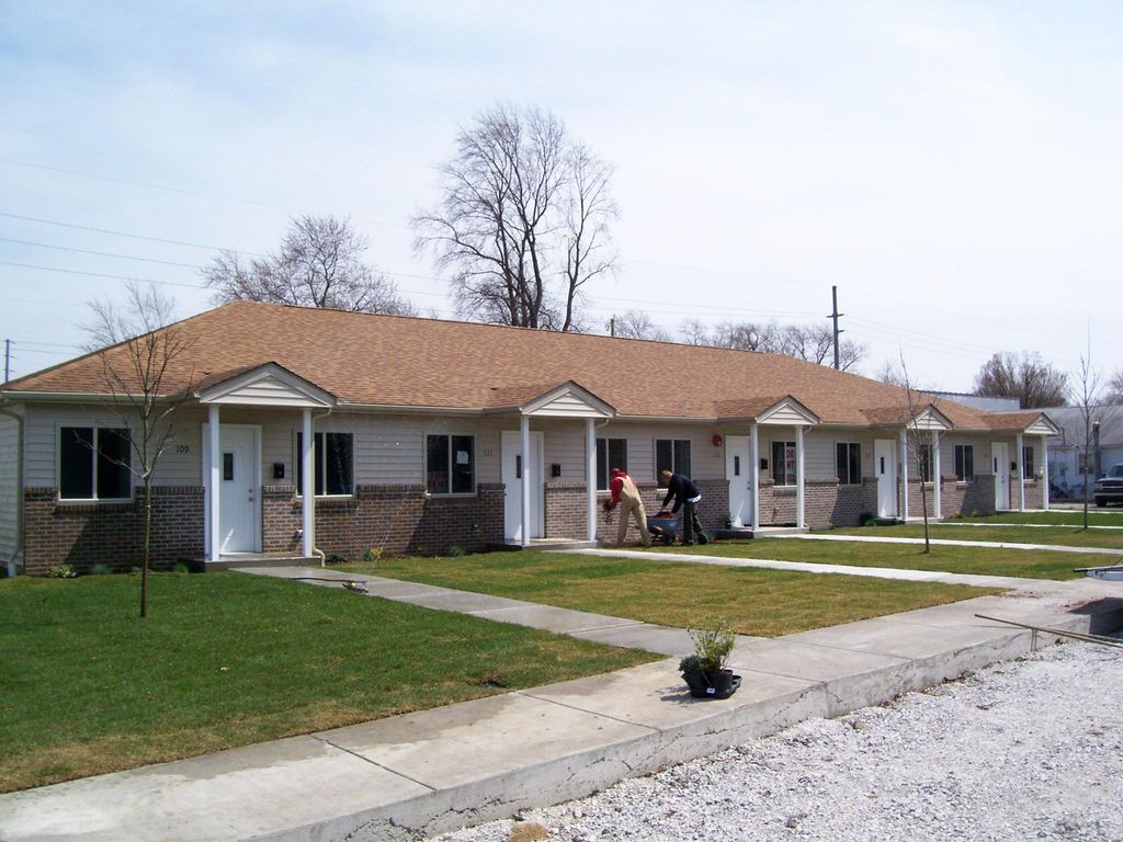 109-117 S 10th St, Chesterton, IN 46304