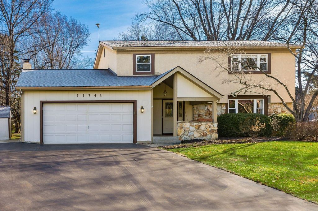 13744 Stonehenge Cir Nw Pickerington Oh 43147 Trulia 13744 Stonehenge Cir Nw Pickerington, Pickerington Garage Door Installation