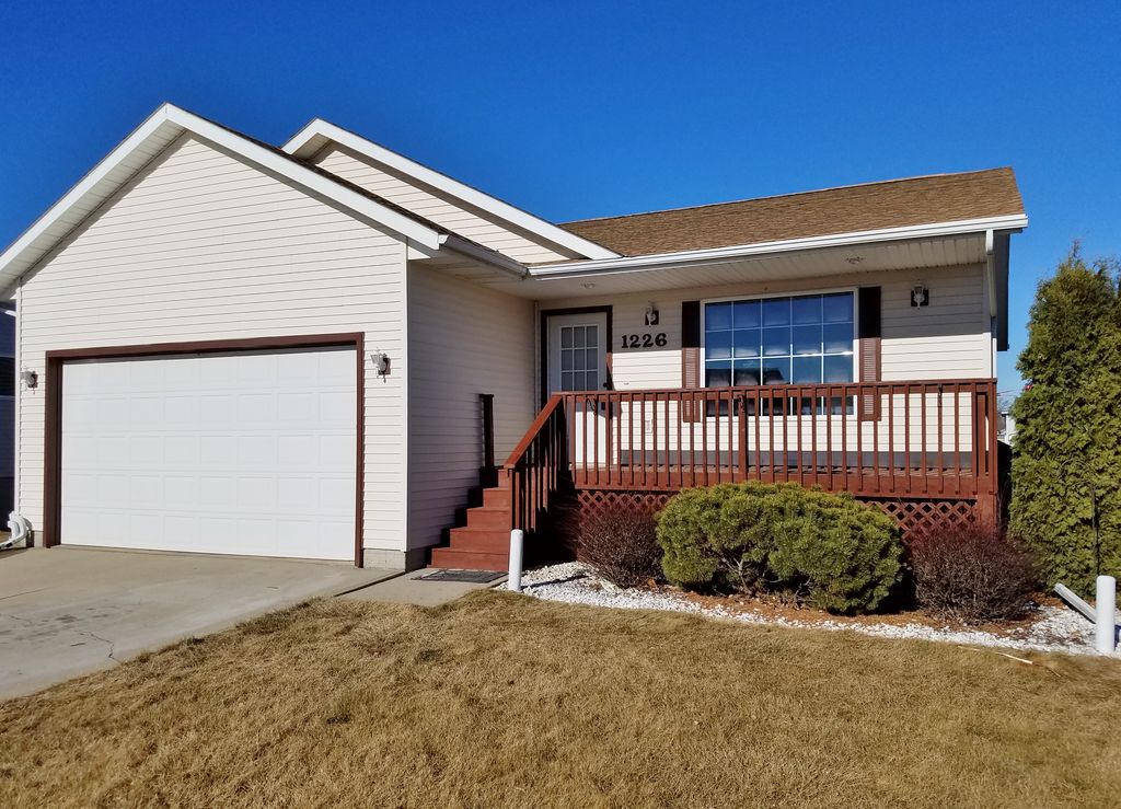 1226 Madison St, Vermillion, SD 57069 Trulia