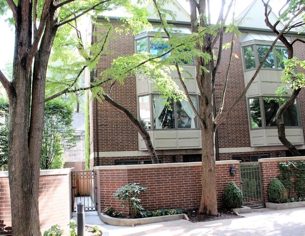 55 W Goethe St #1227, Chicago, IL 60610