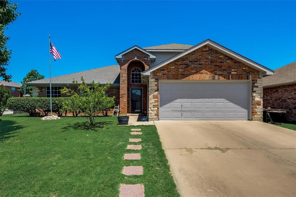 1912 Saint Nevis Dr, Mansfield, TX 76063