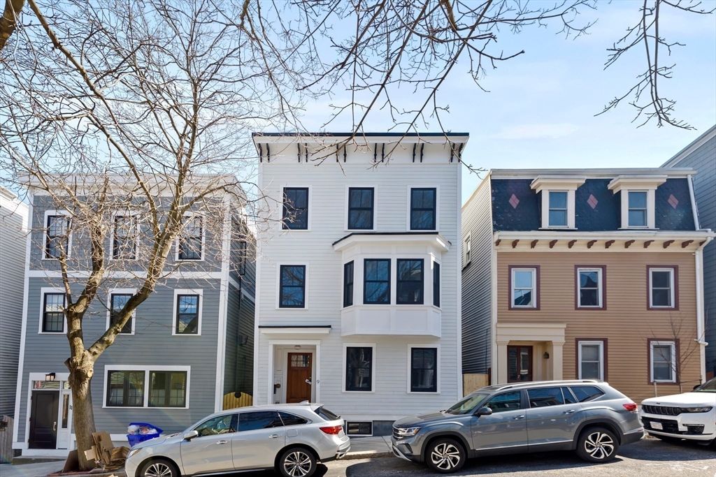 9 Monument St #A, Charlestown, MA 02129