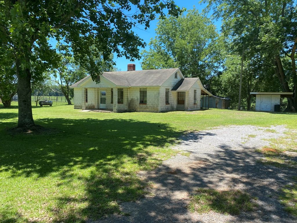 4137 Hickory Grove Rd, Honoraville, AL 36042