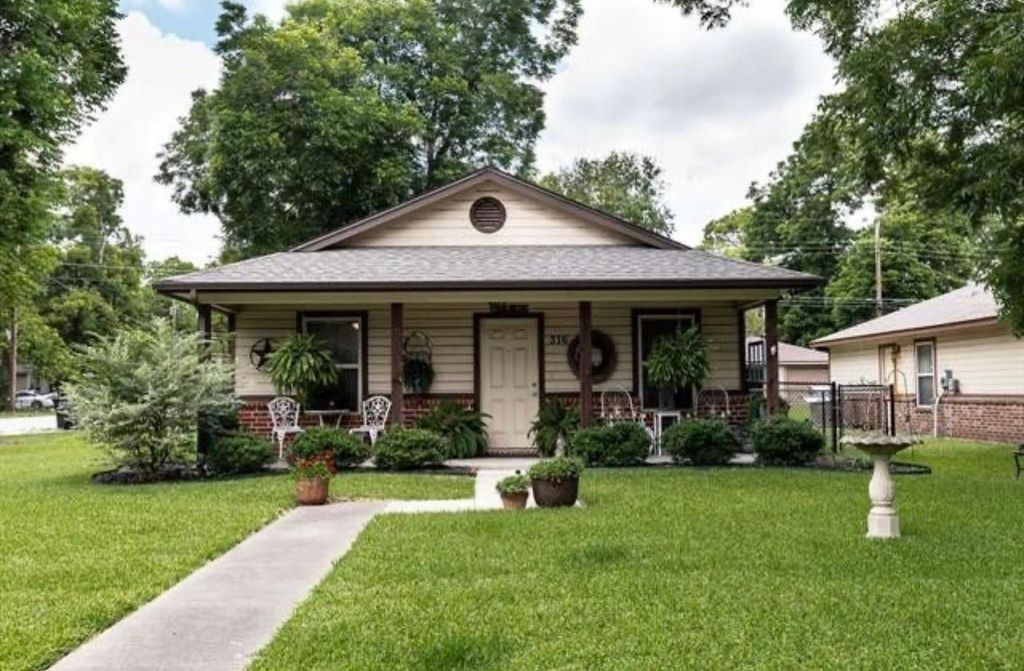 316 Bales St, Cleburne, TX 76033
