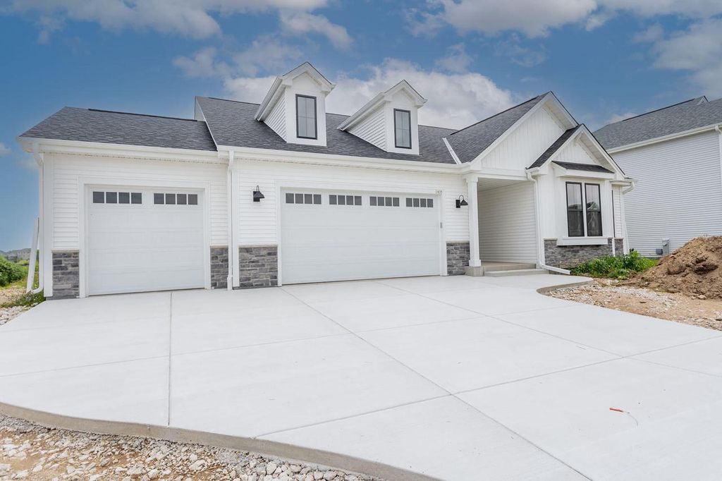 1635 Mamerow LANE WEST West, Oconomowoc, WI 53066