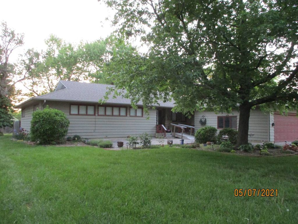 415 N 14th St, Fredonia, KS 66736 Trulia