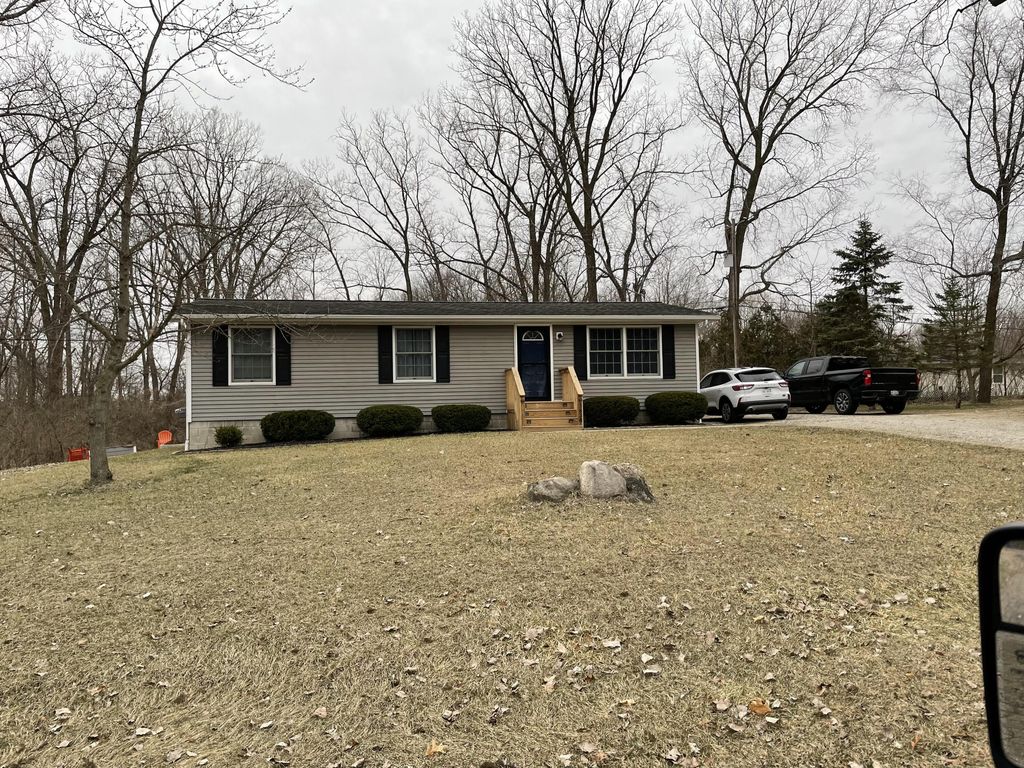3838 Rita Dr, Clarklake, MI 49234