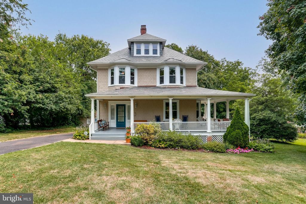 3 N Paradise Ave, Catonsville, MD 21228
