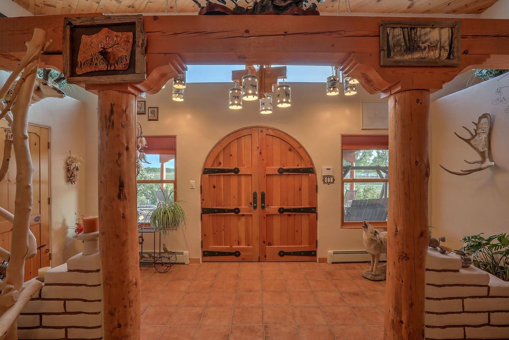 31 Vallejos Rd, Los Lunas, NM 87031